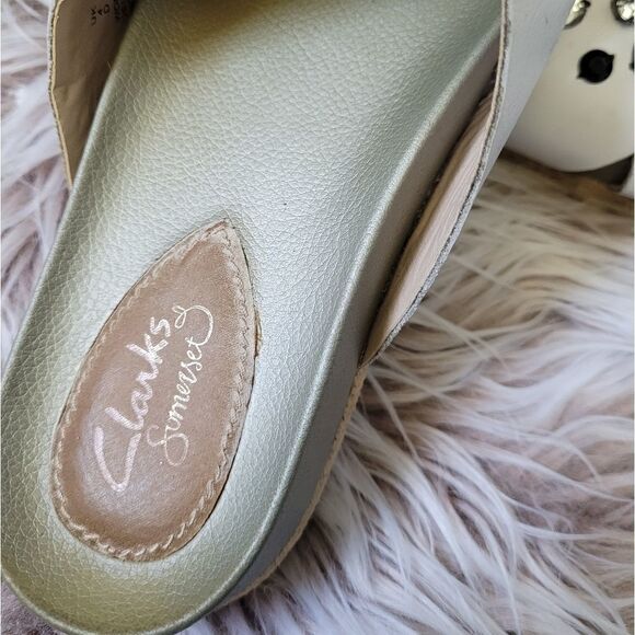 Clarks    - Picture 4 of 5